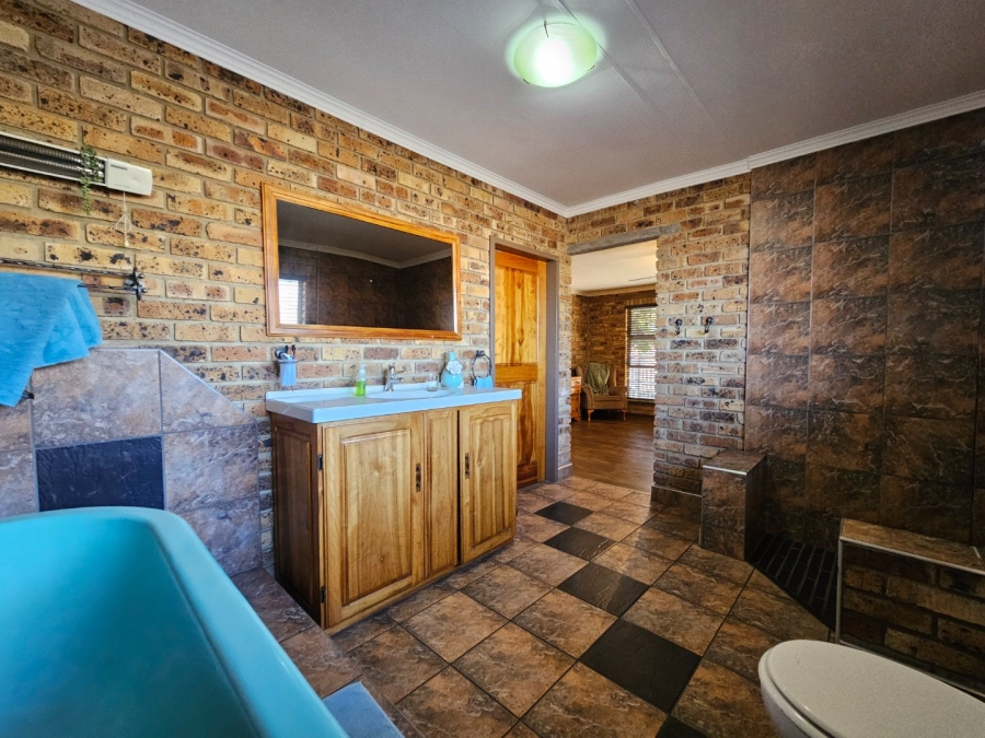 5 Bedroom Property for Sale in Vaalpark Free State